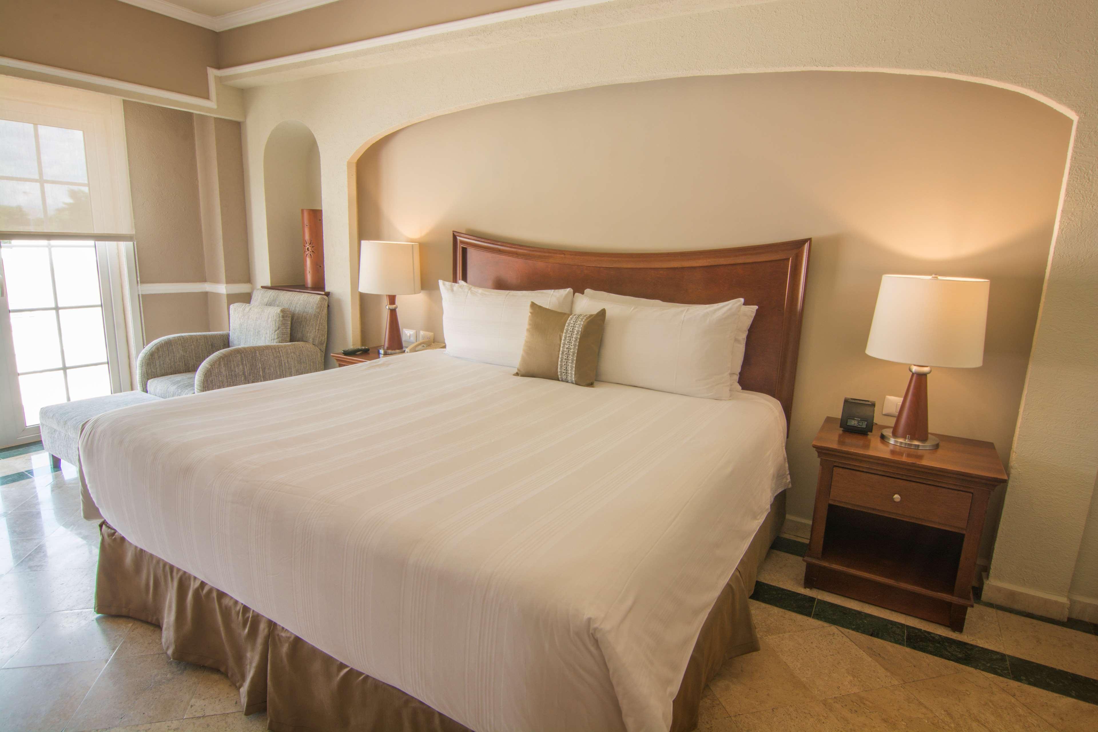บียา เมร์เซเดส เมริดา คูริโอ คอลเลคชั่น บาย ฮิลตัน Hotel ภายนอก รูปภาพ