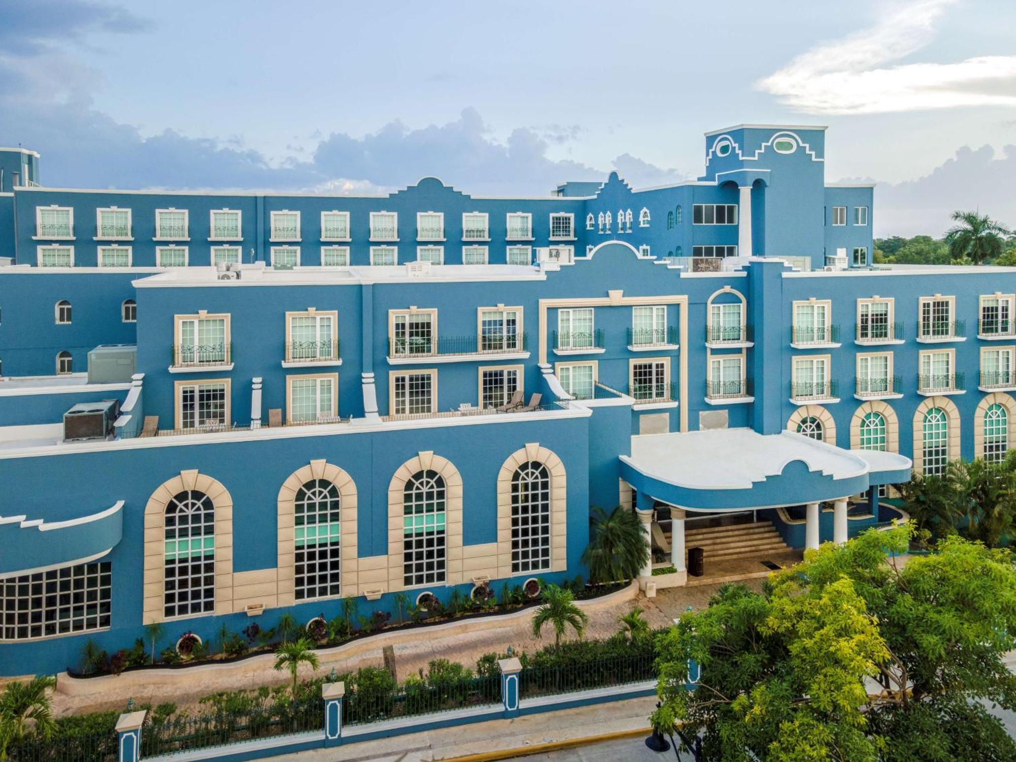 บียา เมร์เซเดส เมริดา คูริโอ คอลเลคชั่น บาย ฮิลตัน Hotel ภายนอก รูปภาพ